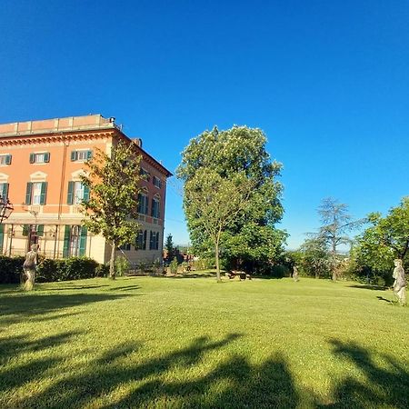 Villa Viola Тортона Экстерьер фото